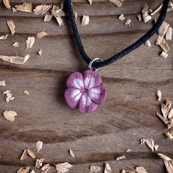Small Phlox flower wooden pendant, Phlox Paniculata 'Laura', handmade from pine with realistic handcarved detail, adjustable necklace,purple