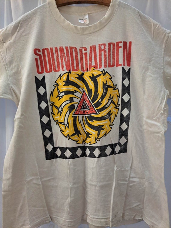 Autographed Vintage Soundgarden Badmotorfinger XL 