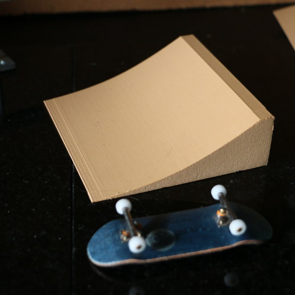 Fingerboard Curved Kicker Ramp