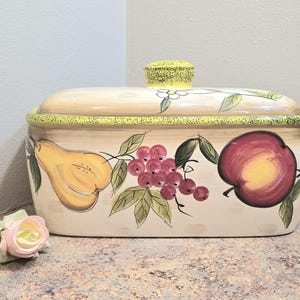 Vintage 1970&#39;s Ceramic Bread Box with Lid
