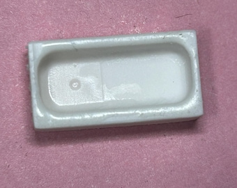 3D resin printed HO scale 1:87 late 1940s - today bathroom tub, white. Also listed in S and O scales too