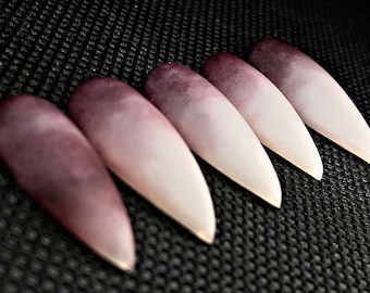 Bruised Nail | Press-On Nails