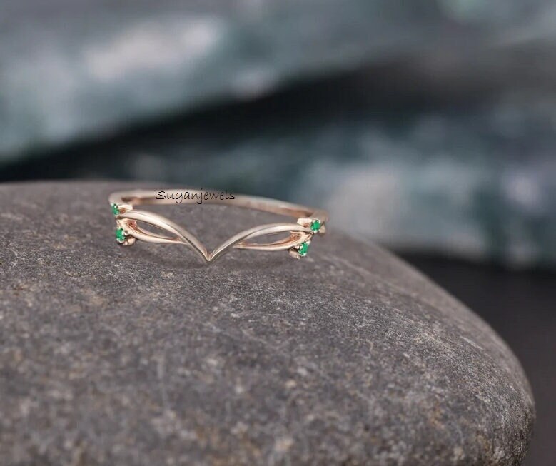 Lab Green Emerald Dainty Ring, 14K Rose Gold Wedding Bands For Woman V Shape Stacking Band Curved Gift Anniversary Band Chevron Band Ring