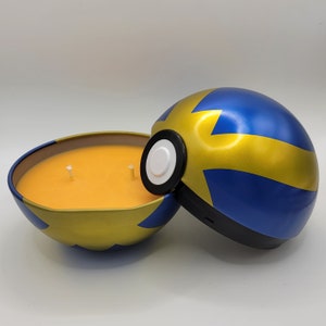 Bougie Pokeball - Faite à la main avec de la cire végétalienne - Gâteau aux carottes et au fromage à la crème - Quick Ball - Un cadeau parfait pour un amateur de Pokémon