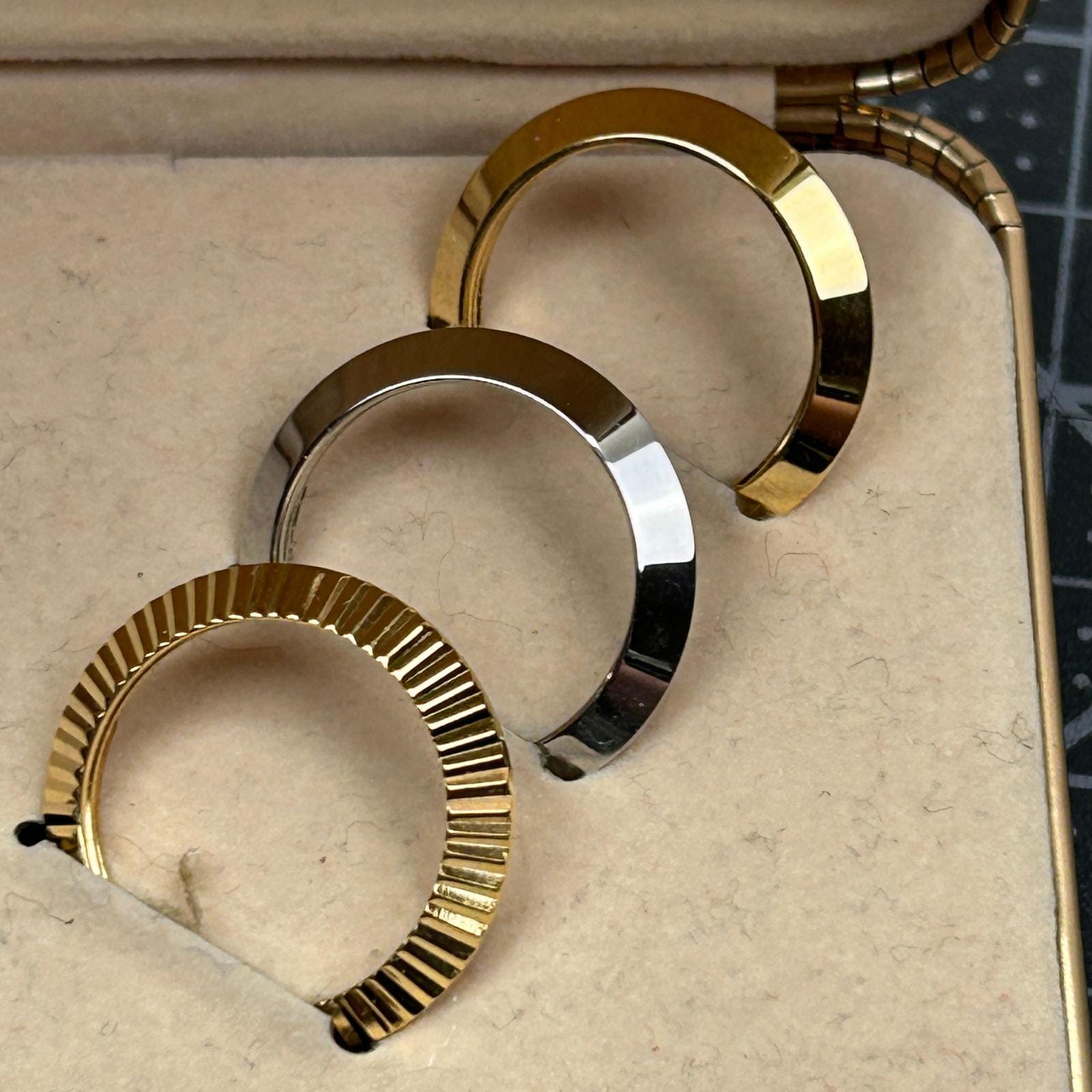 Futura Womens Two Tone Interchangeable Bezel Watch Set  display picture 2