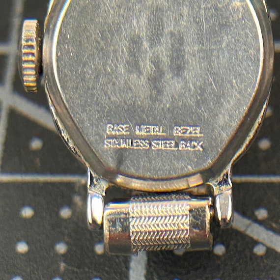 Vintage Timex Ladies Oval Watch Silver Tone Stainless Steel  display picture 1