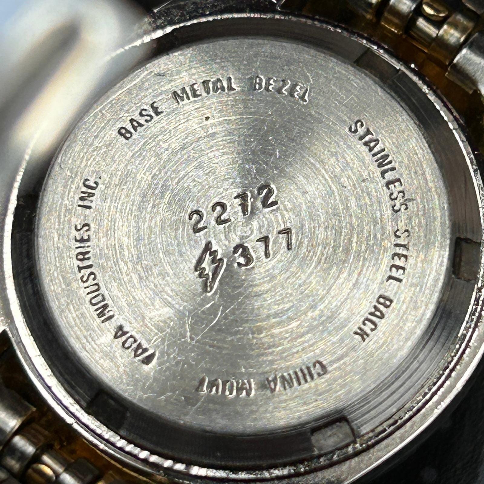Futura Womens Two Tone Interchangeable‎ Bezel Watch Set Crystal Gold Silver 2272 642G.jpg?v=1620846587&width=1920 main image 3