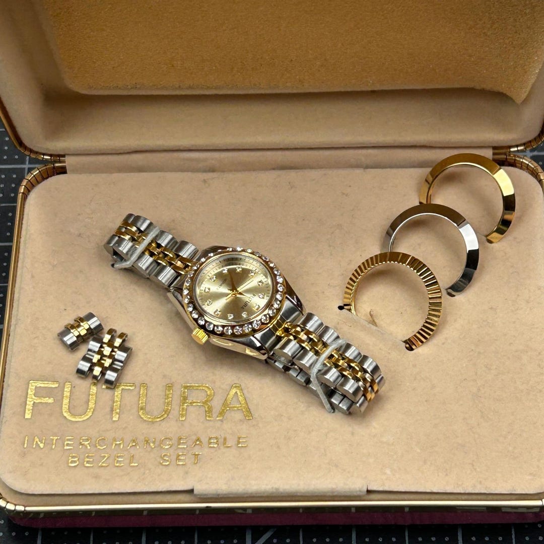 Futura Womens Two Tone Interchangeable‎ Bezel Watch Set Crystal Gold Silver 2272 Futura Womens Two Tone Interchangeable Bezel Watch Set  main image 4