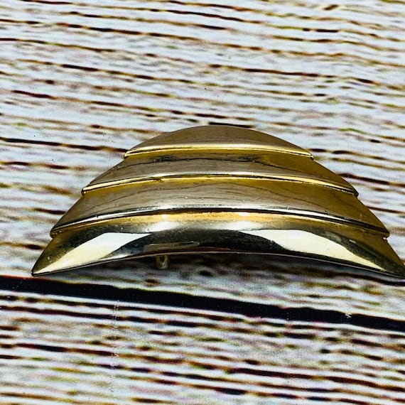 Vintage Gold-tone Belt Buckle Statement Piece Unique Design  display picture 3