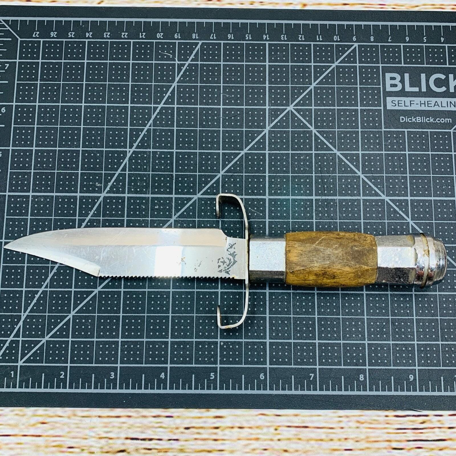 ヴィンテージ台湾ナイフ 木製ハンドルガード 固定刃 ハンティング