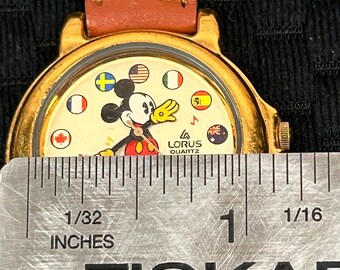 Lorus Mickey Mouse Around the World Flag Dial Gold Tone  display picture 2