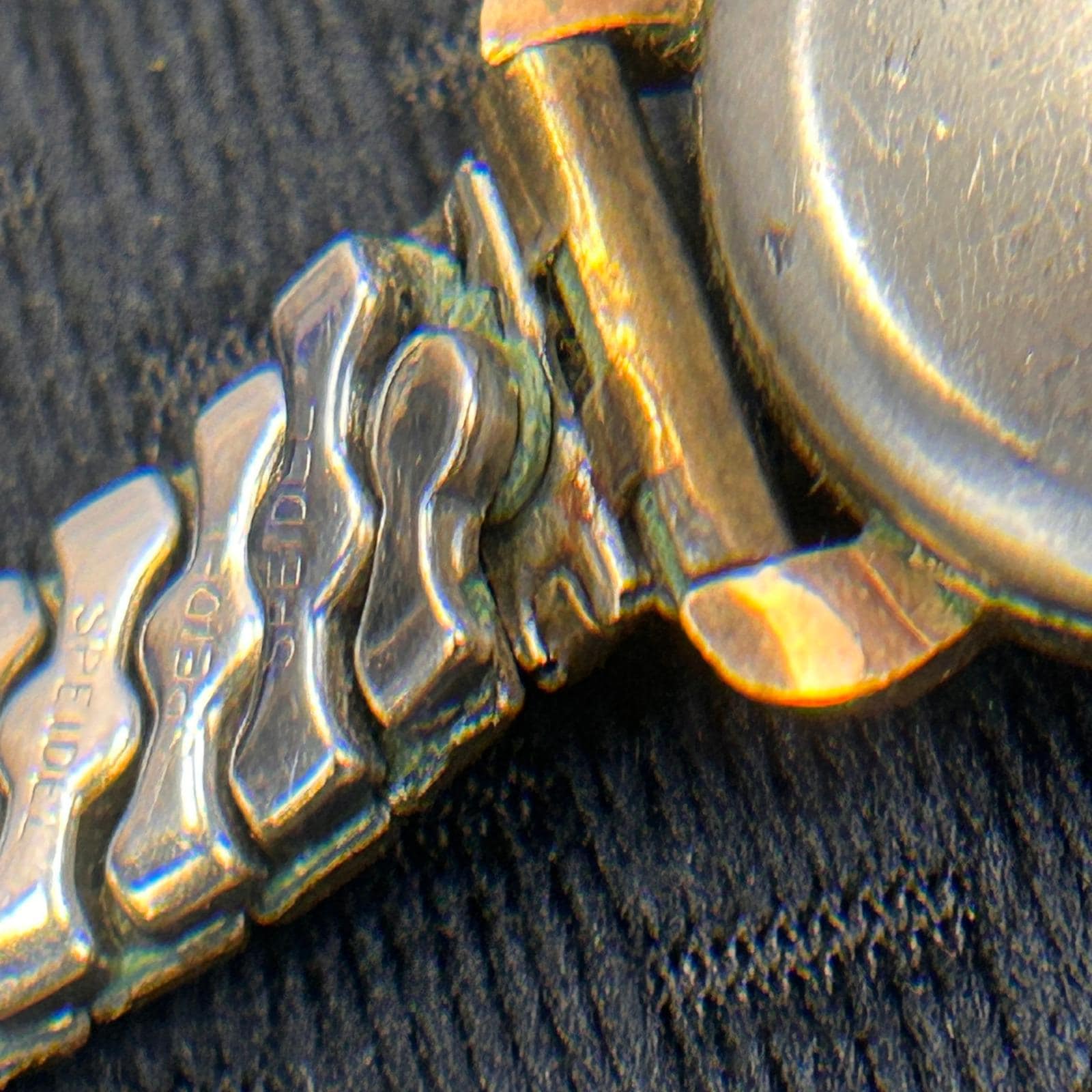 Benrus Vintage Mechanical Watch Black Dial Gold Tone Speidel  display picture 2