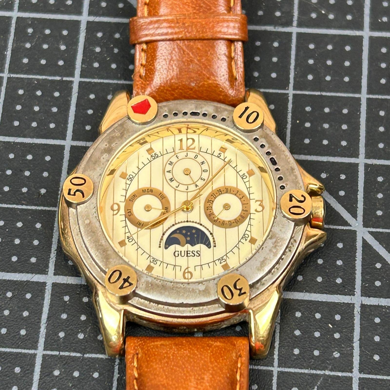 Vintage 1992 GUESS Women\'s Rotating Bezel Two Tone Watch White Dial Band 1992 Guess Watch - Etsy main image 4