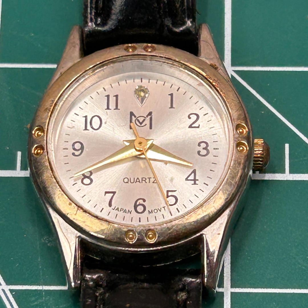Vintage MC Quartz Japan Movt Ladies Watch Gold Tone  display picture 2