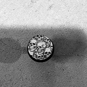 Skulls seat bolt