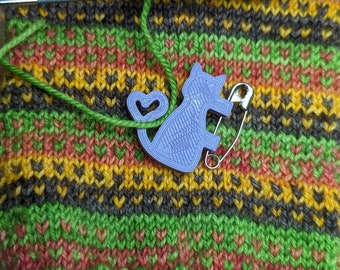 Portuguese knitting Pin ( cat themed )