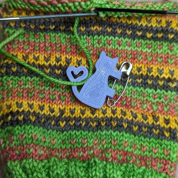 Portuguese knitting Pin ( cat themed )