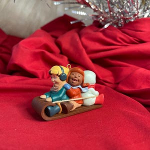 Divertimento invernale - Ornamento ricordo Hallmark vintage - 1985