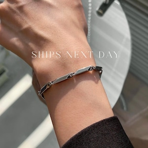 Men&#39;s Stainless Steel Chain Bracelet: Sleek Silver Cuff
