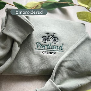 Portland Oregon Vintage Embroidered Crewneck Sweatshirt, Portland Oregon Sweatshirt, Vintage Sweaters, Oregon State, Biking Crewneck, Trendy
