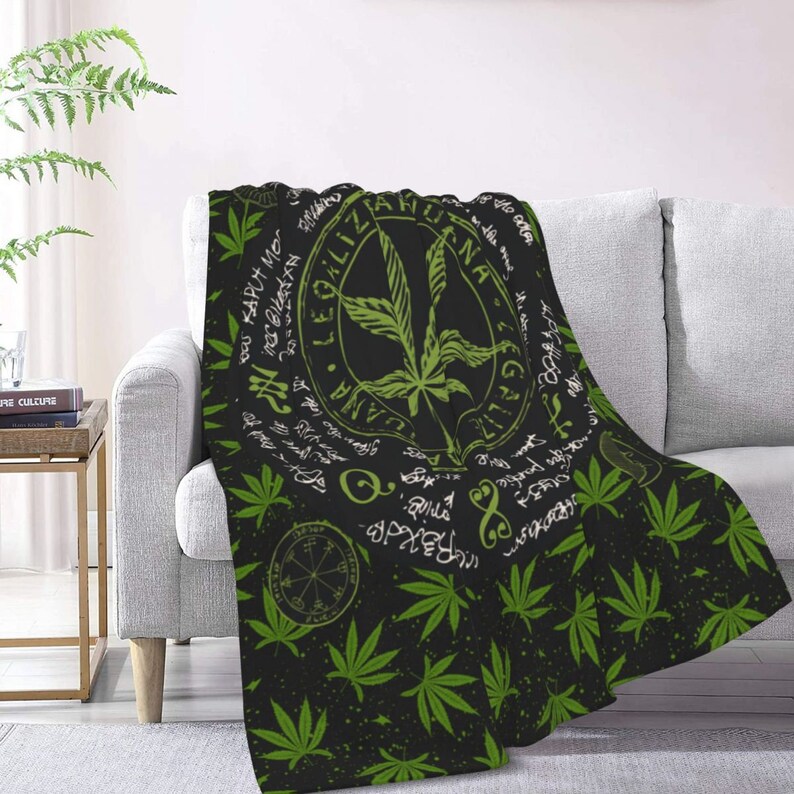 Elegant Comfort Marijuana Printed Reversible Blanket Oversized Couch -  Queen Blanket