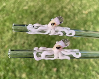 Octopus Glass Straw (pink) - Eco Friendly Reusable Drinking Straw, Unique Sea Creature Design, Perfect for Smoothies & Cocktails