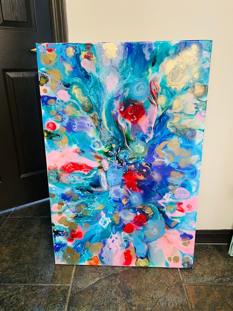 A closer look at Epoxy Resin Art For Textured Apartment Walls