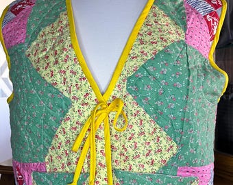 Quilted vest, vintage quilt,repurposed quilt, vest for spring, sleeveless jacket, feed sack quilt, barns and horses, ranch life