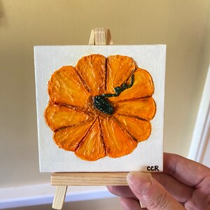 Mini textured pumpkin 2