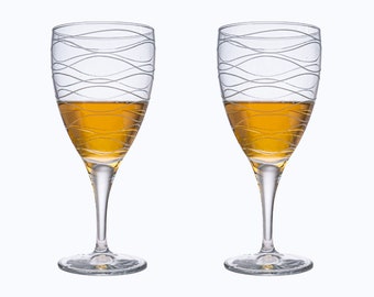 Elegant Crystal-Cut White Wine Glasses for Special Occasions - Toast with Style and Elegance