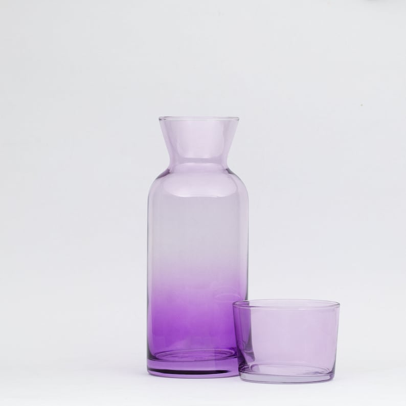 Ensemble 8 couleurs de carafes de chevet et verres, ensemble de pichets avec couvercle, ensemble de carafes de chevet, bouteille d'eau en verre, carafe et ensemble de verres avec couvercle Violet