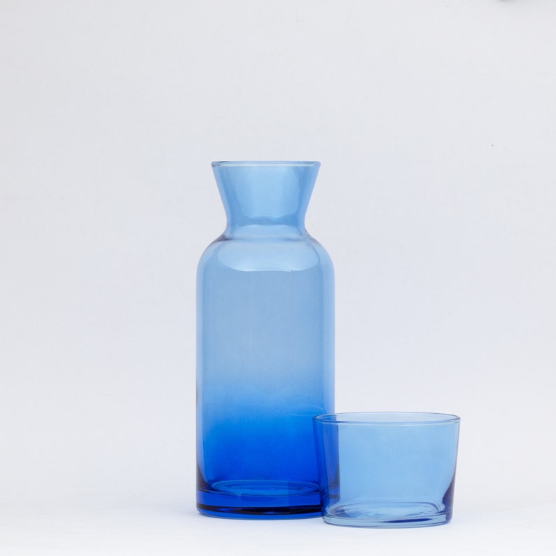 Ensemble 8 couleurs de carafes de chevet et verres, ensemble de pichets avec couvercle, ensemble de carafes de chevet, bouteille d'eau en verre, carafe et ensemble de verres avec couvercle Bleu