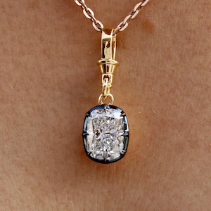 Georgisk stil med diamanthänge i sänkt form, IGI-hänge i svartguld med labodult diamant, rektangulärt halsband med moissanithänge