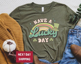 Avoir une chemise porte-bonheur, chemise porte-bonheur, chemise porte-bonheur arc-en-ciel, t-shirt shamrock, chemise Saint-Patrick, chemise irlandaise, t-shirt St Pattys - SPD008