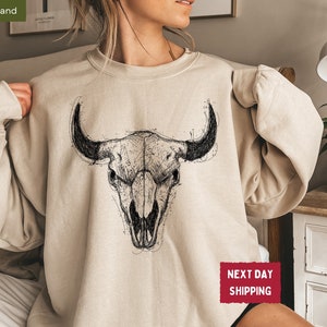 Boho Cow Skull Sweatshirt, Cowgirl Sweatshirt, Wild West Shirt, Western Graphic Tee, Bull Skull Shirt, Howdy shirt, Western Clothing - DG013