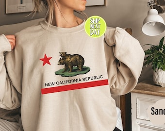 New California Republic Bear Flag Sweatshirt, Vintage Bear Hoodie, California Lover Sweatshirt Gift, Gaming Sweatshirt, Inspired Sweat-FA032