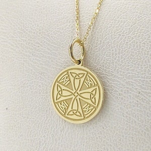 Collar de cruz celta de oro macizo de 9 quilates, colgante de disco de oro con nudo celta, joyería personalizada de la Trinidad, dije irlandés, collar con cruz protectora