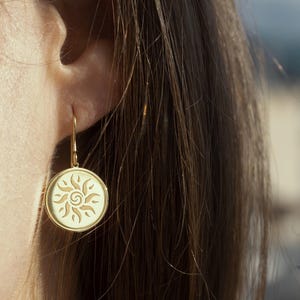 14K Real Solid Gold Sunshine Earrings, Dainty Sunburst Coin Jewelry, Gold Sun Disc Earrings, Personalized Sunburst Earrings, Sun Earrings