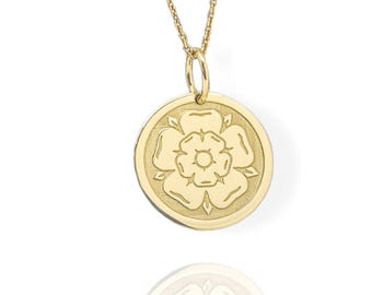 Colgante de rosa de Yorkshire en oro macizo de 14 quilates, joyería de flor de Yorkshire personalizada, dije de flor grabado, collar de rosa de Yorkshire con disco de oro