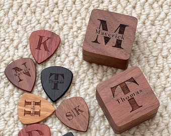 Custom Valentines gift Boyfriend/Husband. Wooden Guitar Picks Box, Personalized Guitar Pick Box Storage Wood Guitar Pick, Gift for Musician