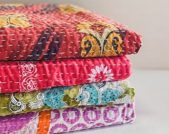 Venta al por mayor hecho a mano reversible 3 capas Vintage Kantha Quilts tirar manta colcha mantas gemelas para la venta Regalos de inauguración de la casa para ella