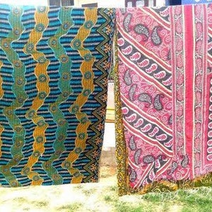 Lotto all'ingrosso trapunte Kantha vintage indiane in vendita Boho fatte a mano Sari Kantha tiro trapunte hippie reversibili coperte di cotone regalo immagine 3