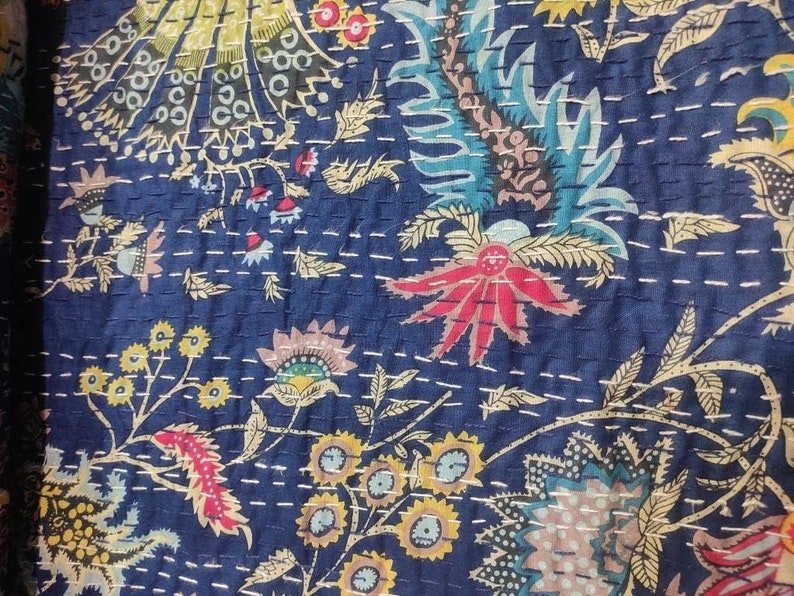 Cotone floreale indiano serigrafato Kantha Quilt Queen Coperta coperta fatta a mano Boho Queen Copriletto blu Kantha Lenzuolo Decor Coperte immagine 5