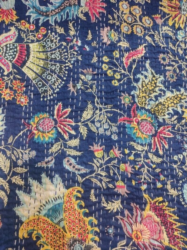 Cotone floreale indiano serigrafato Kantha Quilt Queen Coperta coperta fatta a mano Boho Queen Copriletto blu Kantha Lenzuolo Decor Coperte immagine 2
