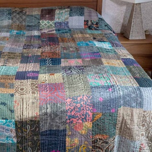 Indian handmade patchwork Silk/cotton kantha quilt hippie bedding bedspread boho bohemian vintage kantha blanket gudari king size bed cover