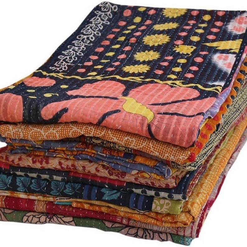 Lotto all'ingrosso trapunte Kantha vintage indiane in vendita Boho fatte a mano Sari Kantha tiro trapunte hippie reversibili coperte di cotone regalo immagine 9