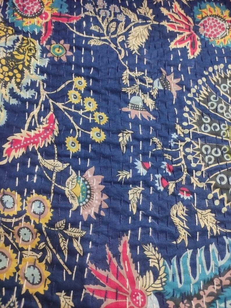 Cotone floreale indiano serigrafato Kantha Quilt Queen Coperta coperta fatta a mano Boho Queen Copriletto blu Kantha Lenzuolo Decor Coperte immagine 3