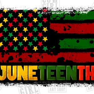Puede incluir: Un diseño de bandera estadounidense desgastado con rayas y estrellas rojas, blancas, verdes y amarillas. Las palabras "Juneteenth" están escritas en letras grandes y estilizadas debajo de la bandera.