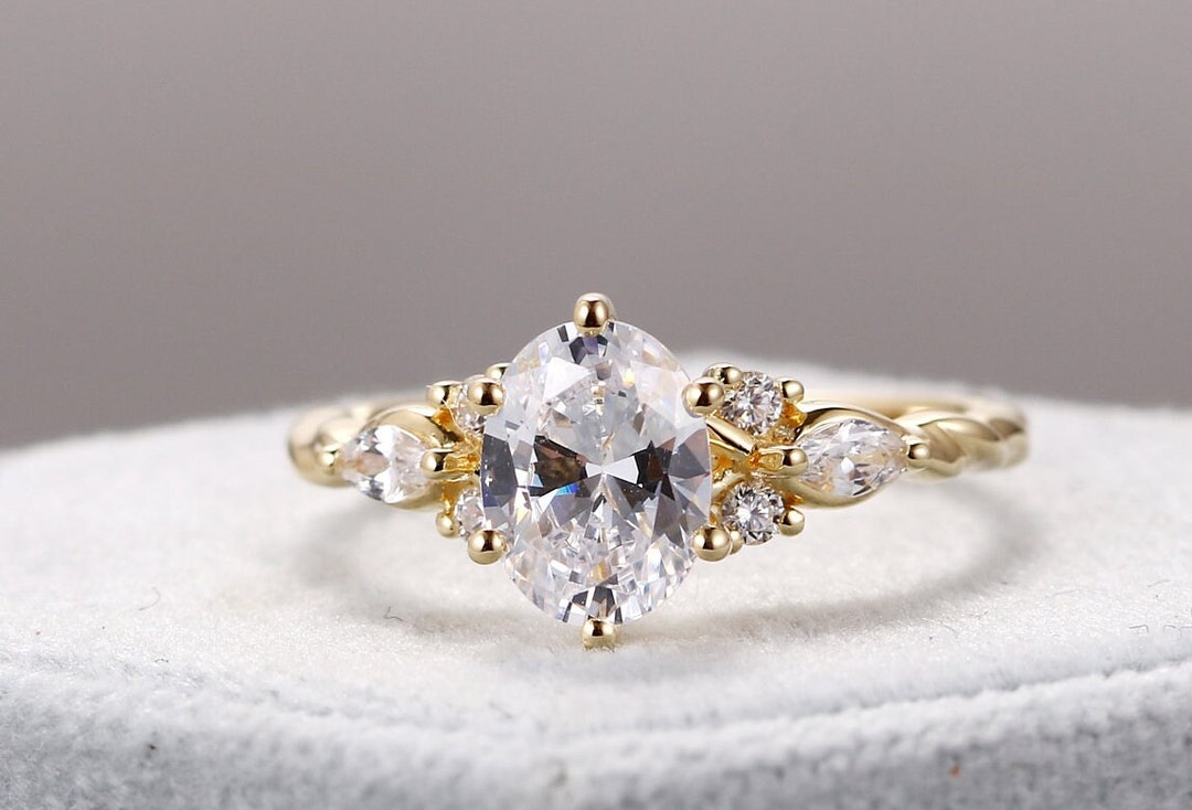 Fine 18ct Gold Engagement Ring With Diamonds - Oval Cut
