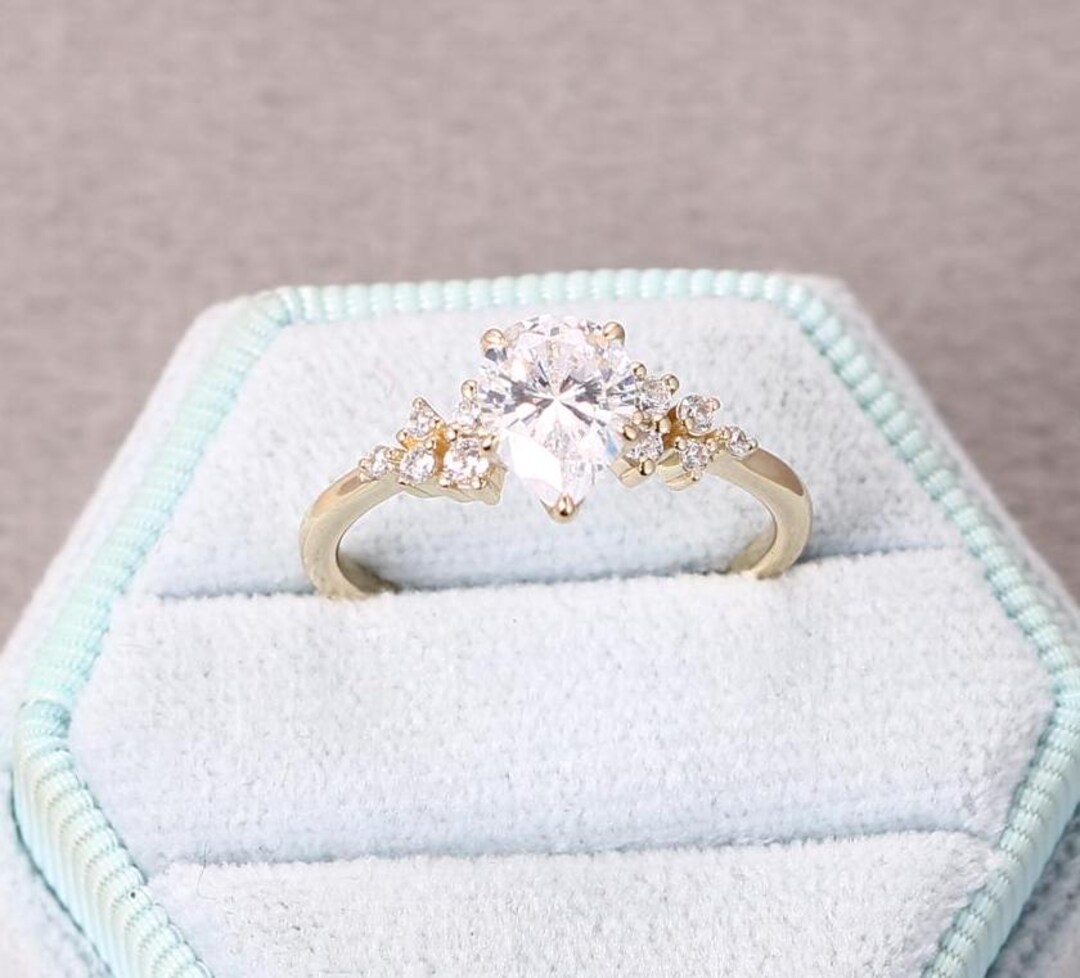 Fine Gold Rings Fine Gold Ring With Oval Cut Diamonds With Side Decoration - Etsy